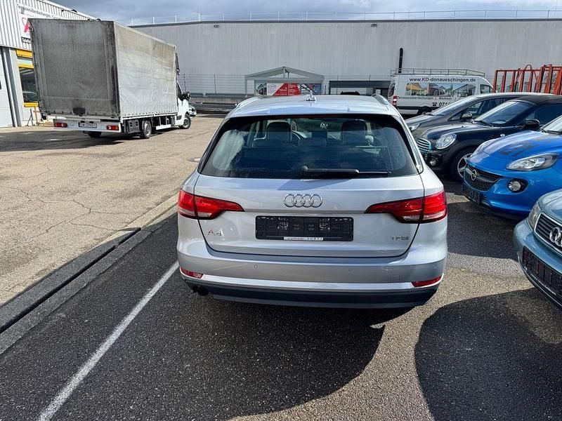 Gebraucht Audi A4 Basis 150 PS (110 kW) 2016 Silber Kombi