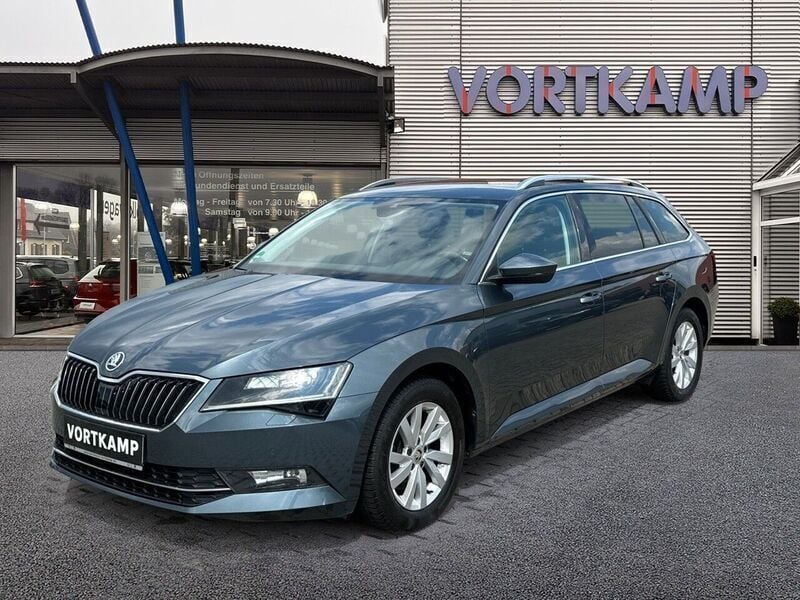 Quarzgrau (metallic) Gebraucht 2017 Skoda Superb Style Kombi | 14.900 € (Superpreis) - Bild 1/4