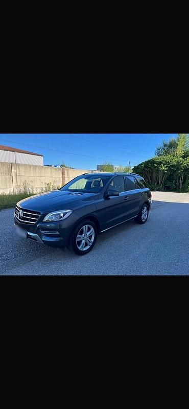 Gebraucht Mercedes ML350 258 PS (189 kW) 2013 Grau SUV