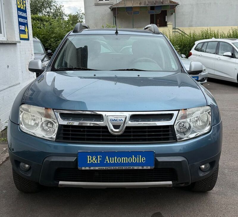 Blau Gebraucht 2010 Dacia Duster Lauréate SUV | 4.500 € (Fairer Preis) - Bild 1/4