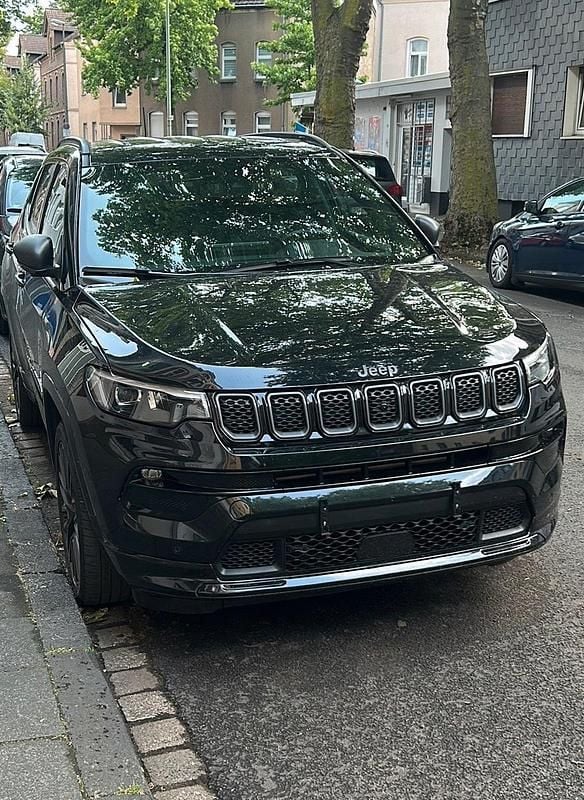 Gebraucht Jeep Compass 80th Anniversary 150 PS (110 kW) 2021 Schwarz SUV