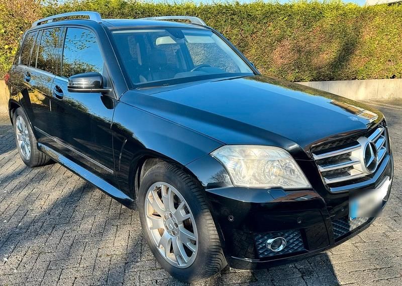 Schwarz Gebraucht 2009 Mercedes GLK320 AMG SUV | 8.999 € (Fairer Preis) - Bild 1/4