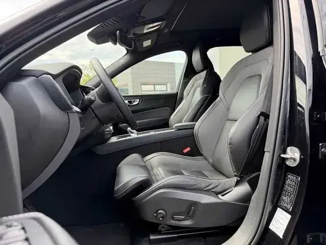 Gebraucht Volvo XC60 173 PS (127 kW) 2023 SUV