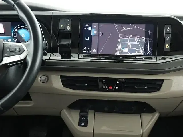 Second-hand VW Multivan Basis 150 CP (110 kW) 2024 Negru Monovolum