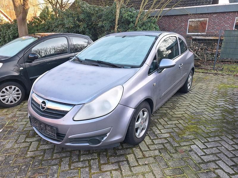 Grau Gebraucht 2007 Opel Corsa Kombi | 750 € (Guter Preis) - Bild 1/4