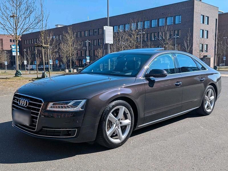 Grau Gebraucht 2014 Audi A8L Comfort Limousine | 21.499 € (Guter Preis) - Bild 1/4