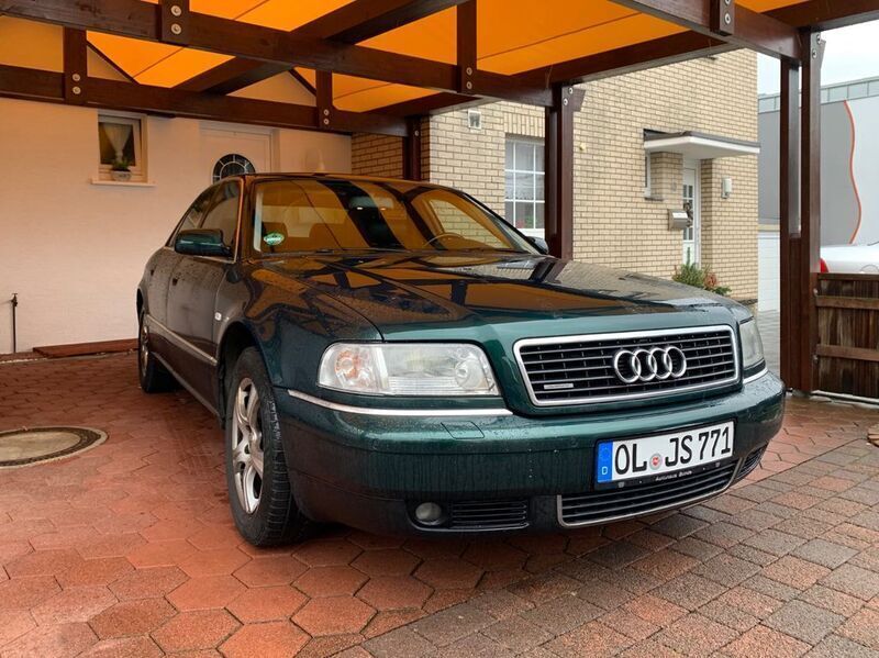 Grün Gebraucht 1999 Audi A8 Limousine | 5.555 € (Teuer) - Bild 1/4