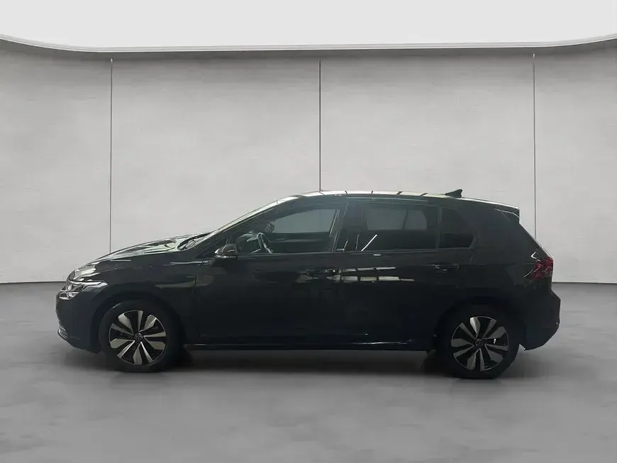 Gebraucht VW Golf VIII Move 110 PS (80 kW) 2024 Grau Limousine