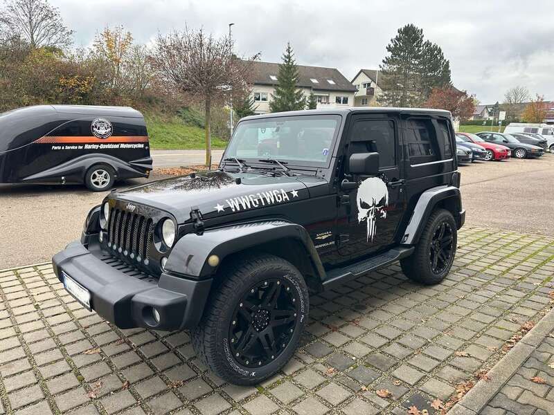Schwarz Gebraucht 2015 Jeep Wrangler Sahara SUV | 38.500 € - Bild 1/4