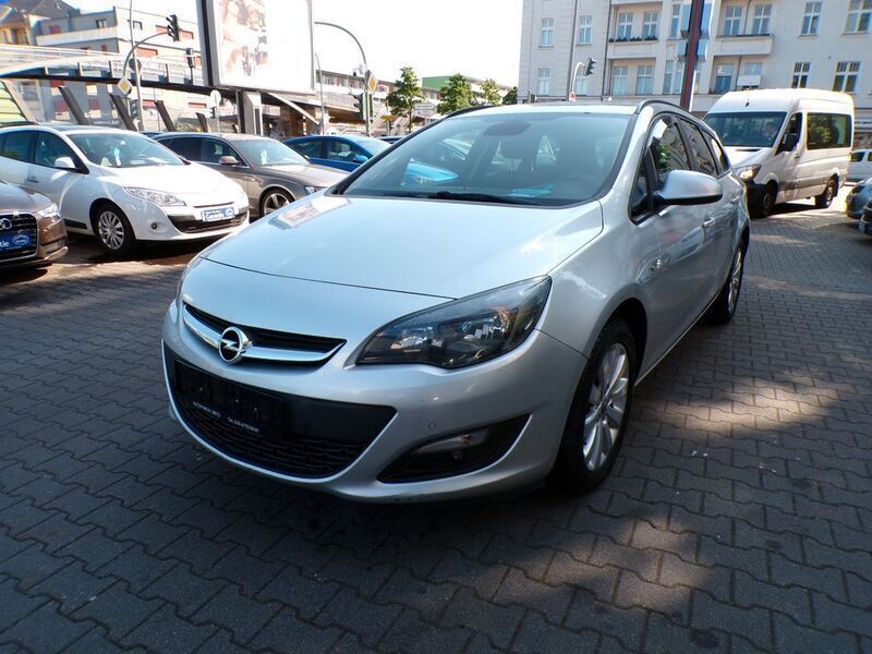 Silber Gebraucht 2015 Opel Astra Kombi | 4.950 € (Superpreis) - Bild 1/4