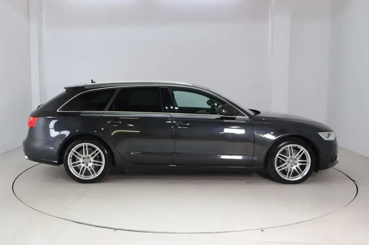 Gebraucht Audi A6 Ambiente 204 PS (150 kW) 2012 Grau Kombi