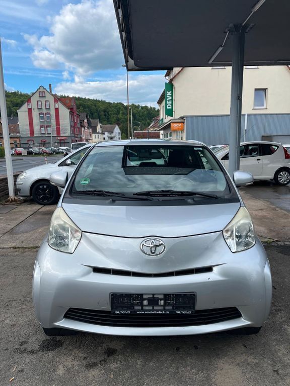 Silber Gebraucht 2009 Toyota iQ Basis Kleinwagen | 2.999 € (Superpreis) - Bild 1/4