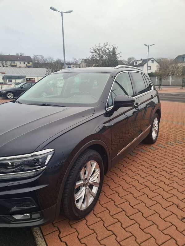 Schwarz Gebraucht 2018 VW Tiguan SUV | 20.900 € (Guter Preis) - Bild 1/4