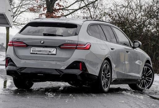 Gebraucht BMW 520 Comfort Edition 197 PS (144 kW) 2025 Grau Kombi