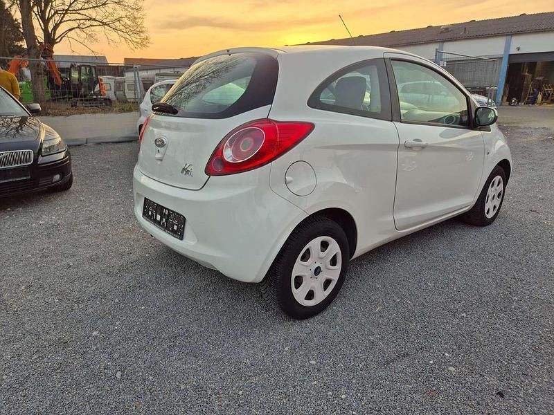 Gebraucht Ford Ka 69 PS (50 kW) 2011 Crystalweiß Kleinwagen