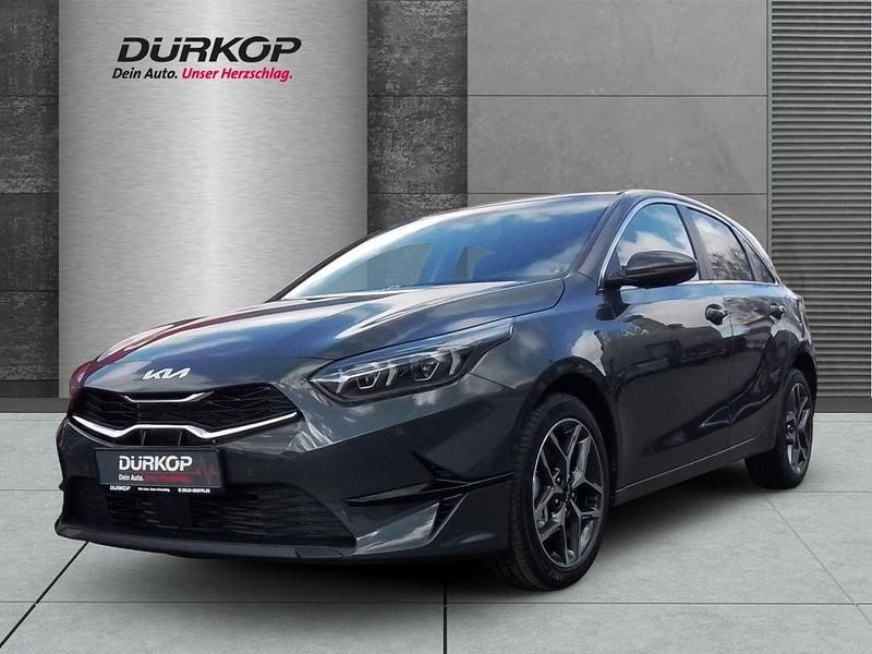 (h8g) dark penta metal m Neu 2025 Kia Ceed Style Limousine | 27.490 € (Fairer Preis) - Bild 1/4