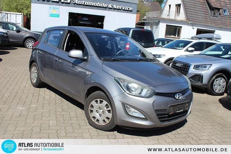 Gebraucht Hyundai i20 Edition 86 PS (63 kW) 2012 Ember gray Kleinwagen