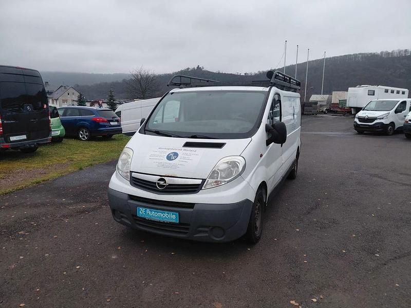 Gebraucht Opel Vivaro 114 PS (83 kW) 2010 Weiß Van / Kleinbus
