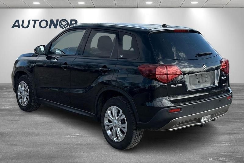 Gebraucht Suzuki Vitara 140 PS (102 kW) 2019 Schwarz SUV