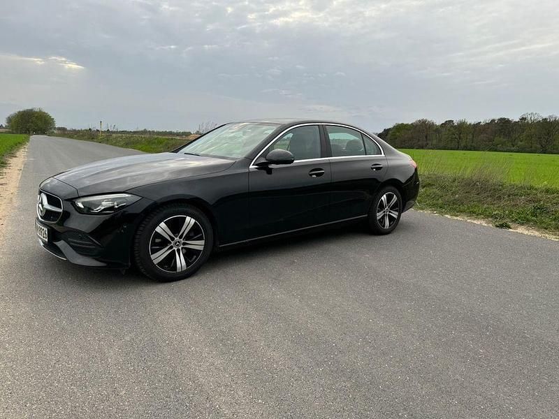 Gebraucht Mercedes C180 170 PS (125 kW) 2022 Schwarz Limousine