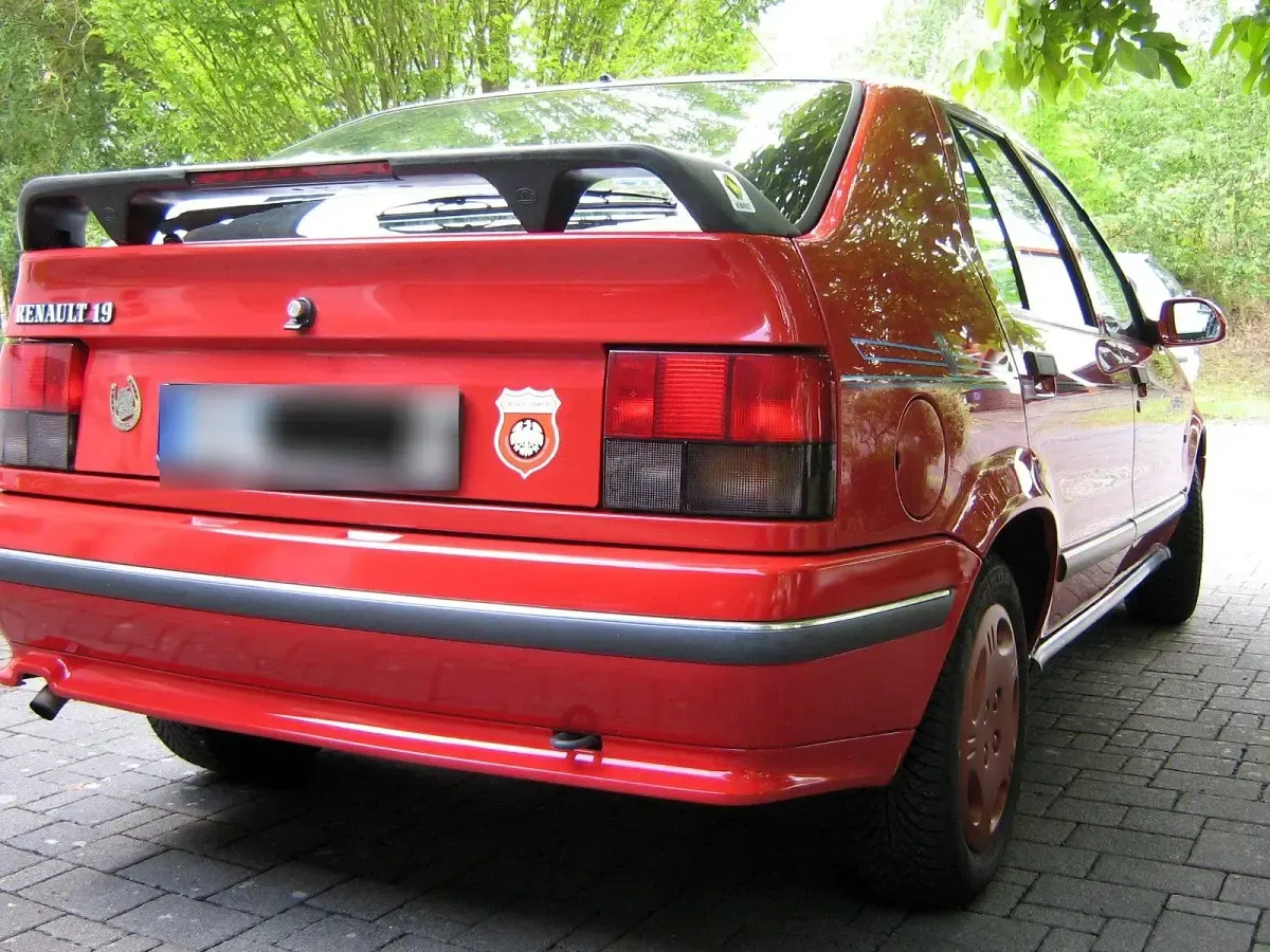 Gebraucht Renault R9 64 PS (47 kW) 1991 Rot Limousine