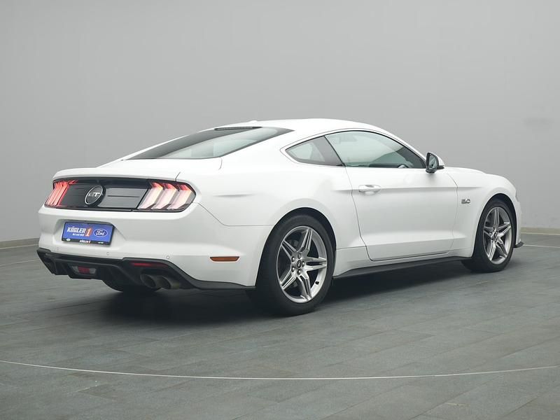 Liquid weiss Gebraucht 2021 Ford Mustang GT Kleinwagen | 40.970 € (Fairer Preis) - Bild 1/4