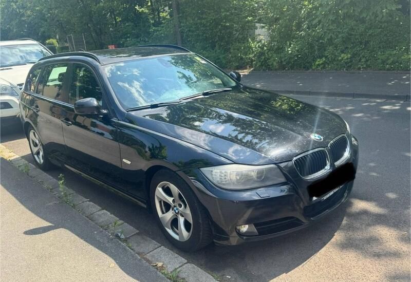 Schwarz Gebraucht 2012 BMW 320 Kombi | 3.000 € (Superpreis) - Bild 1/4