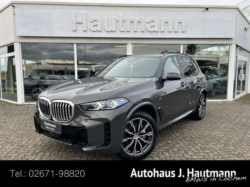 Grau Gebraucht 2025 BMW X5 M Sport SUV | 85.950 € (Superpreis) - Bild 1/4