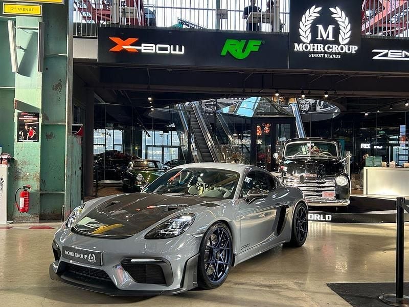 Grau Gebraucht 2023 Porsche 718 Cayman GT4 Coupé | 158.000 € (Superpreis) - Bild 1/4