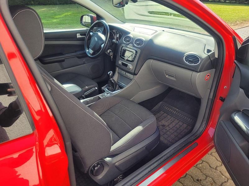 Second-hand Ford Focus Titanium 116 CP (85 kW) 2009 Roșu Berlinǎ