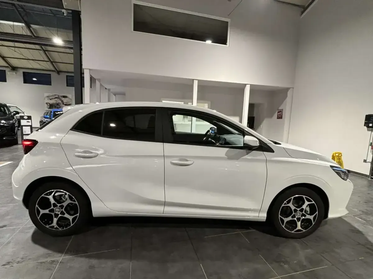 Gebraucht MG MG3 Luxury 194 PS (142 kW) 2024 Weiss Kleinwagen