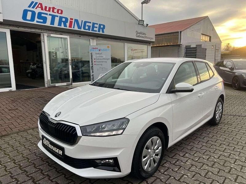 Candyweiss Neu 2024 Skoda Fabia Essence Kleinwagen | 18.490 € (Guter Preis) - Bild 1/4