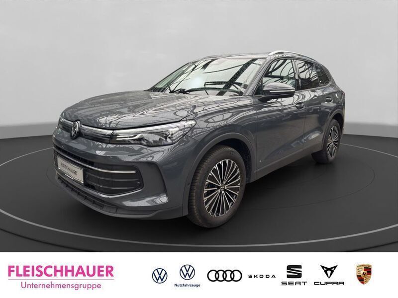 Grau Gebraucht 2024 VW Tiguan Life SUV | 34.440 € (Fairer Preis) - Bild 1/4