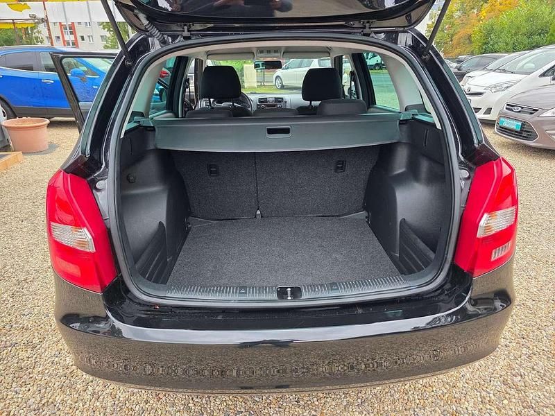 Schwarz Gebraucht 2014 Skoda Fabia Fresh Kleinwagen | 10.999 € (Fairer Preis) - Bild 1/4