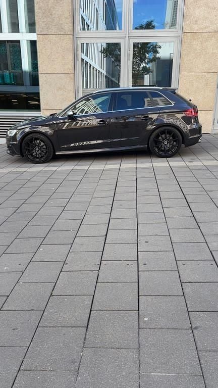 Gebraucht Audi S3 Ambiente 300 PS (220 kW) 2014 Braun Limousine