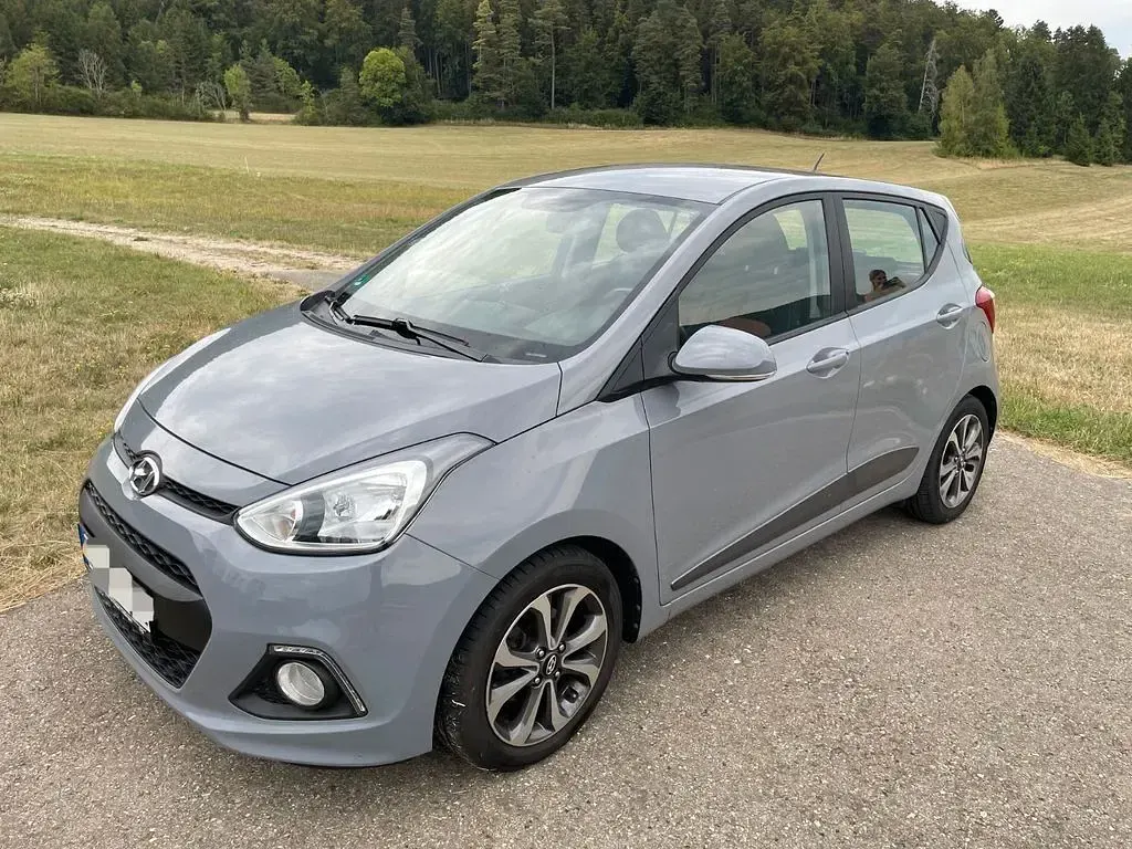 Gebraucht Hyundai i10 Edition 87 PS (63 kW) 2014 Grau Kleinwagen