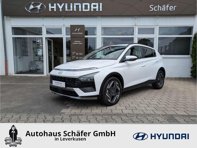 Weiss Gebraucht 2024 Hyundai Bayon Prime SUV | 22.985 € (Fairer Preis) - Bild 1/4