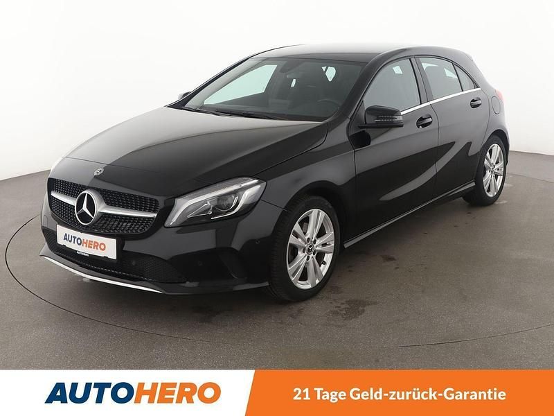 Schwarz Gebraucht 2017 Mercedes A180 Urban Limousine | 20.220 € (Fairer Preis) - Bild 1/3
