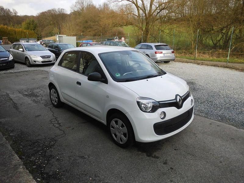Gebraucht Renault Twingo Life 69 PS (50 kW) 2016 Weiß Kleinwagen