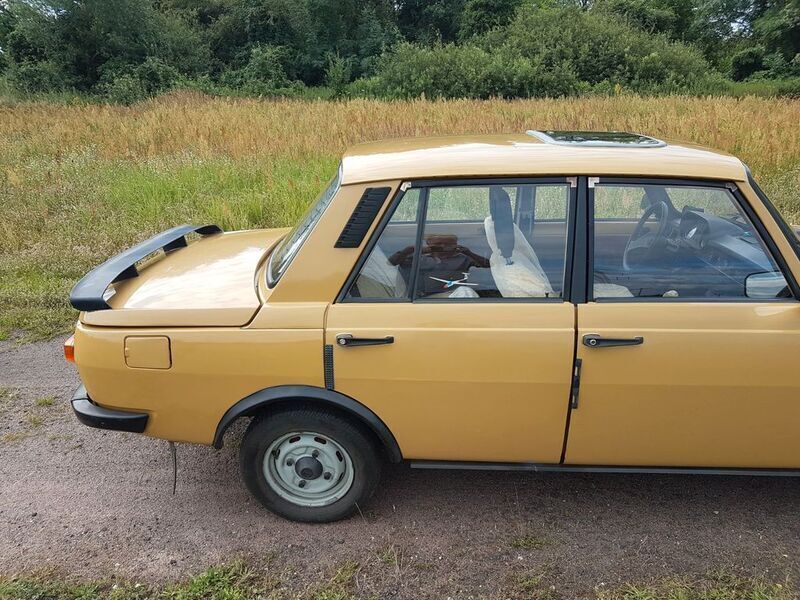 Beige Gebraucht 1986 Wartburg 353 Limousine | 6.600 € - Bild 1/4