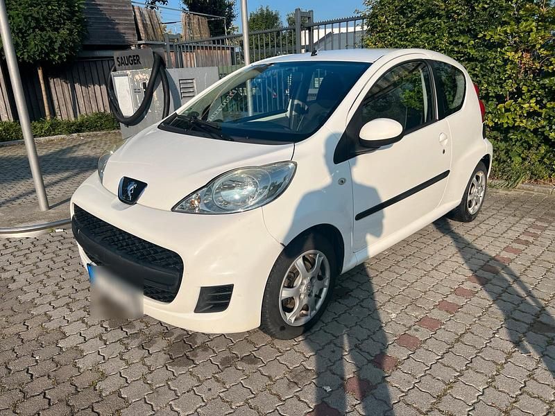 Weiß Gebraucht 2010 Toyota Aygo Kleinwagen | 800 € (Superpreis) - Bild 1/4