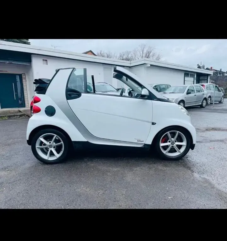 Gebraucht Smart ForTwo Cabrio 71 PS (52 kW) 2010 Weiß Cabrio