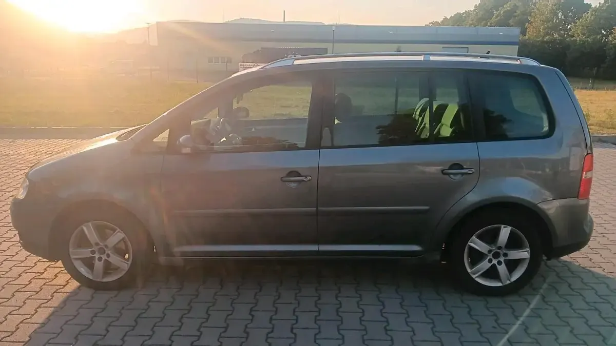 Gebraucht VW Touran 140 PS (102 kW) 2005 Grau Van / Kleinbus