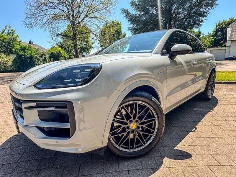 Grau Gebraucht 2024 Porsche Cayenne Sport SUV | 120.999 € - Bild 1/4