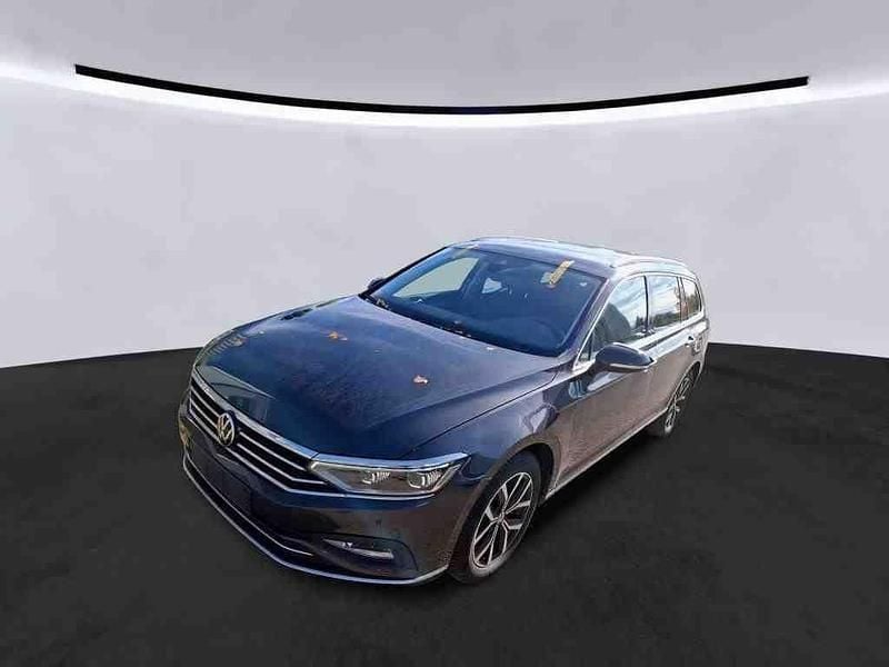 Grau Gebraucht 2023 VW Passat Elegance Kombi | 19.950 € (Fairer Preis) - Bild 1/4