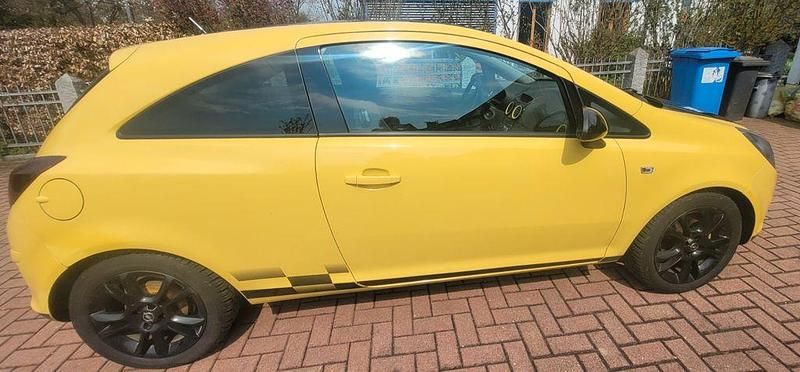 Gebraucht Opel Corsa 87 PS (63 kW) 2010 Gelb Kleinwagen
