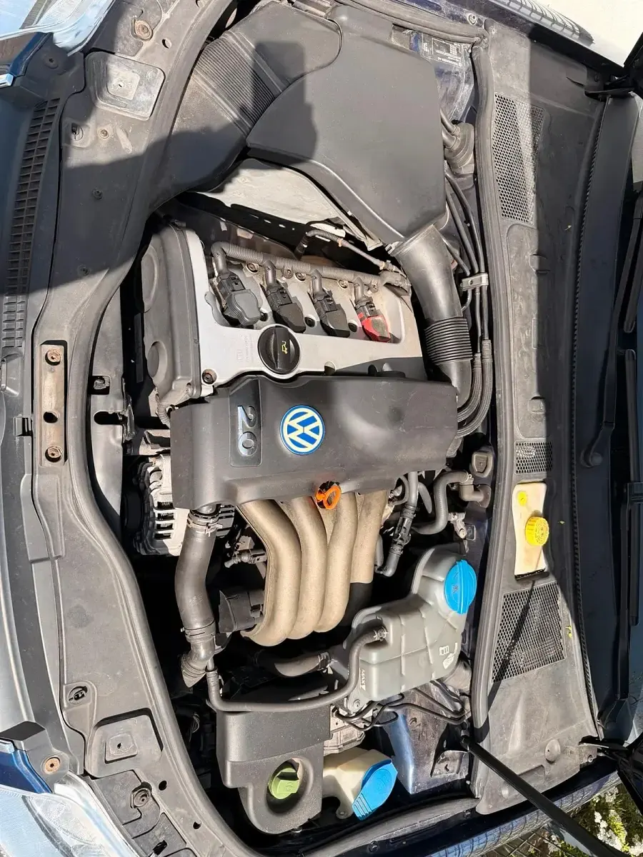 Używany VW Passat 130 KM (95 kW) 2002 Niebieski Sedan/Limuzyna