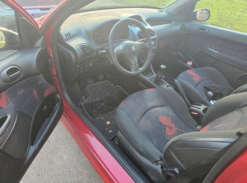 Gebraucht Peugeot 206 75 PS (55 kW) 1999 Rot Kleinwagen