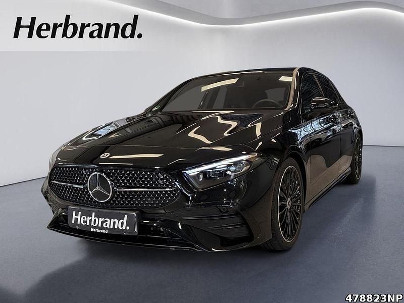Metalliclack kosmosschwarz Gebraucht 2025 Mercedes A200 AMG Limousine | 36.490 € (Etwas zu teuer) - Bild 1/4