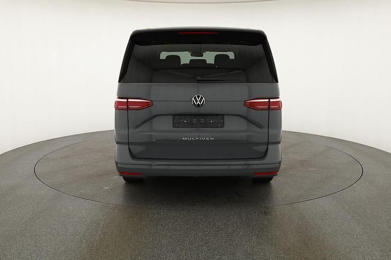 Indium grau metallic Gebraucht 2025 VW T7 Life Van | 58.975 € (Fairer Preis) - Bild 1/4